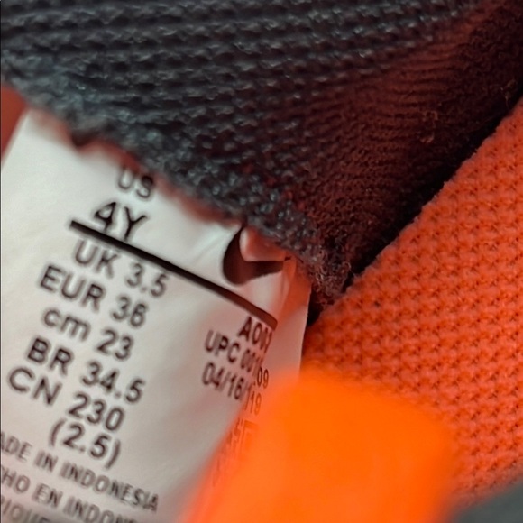 Nike Phantom Kids Soccer Cleats - Bright Orange SZ 4Y - Picture 4 of 10